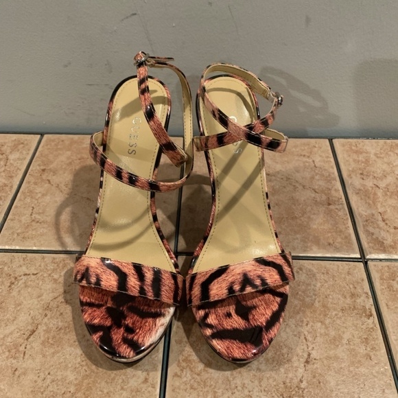 Guess Tarena Heels size 6.5 NIB - Picture 3 of 12